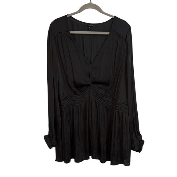 Torrid Blouse Peplum Satin Smocked Waist Top Black Size 4X - Picture 4 of 8